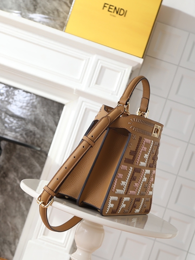 フェンディバッグ細部ディテール